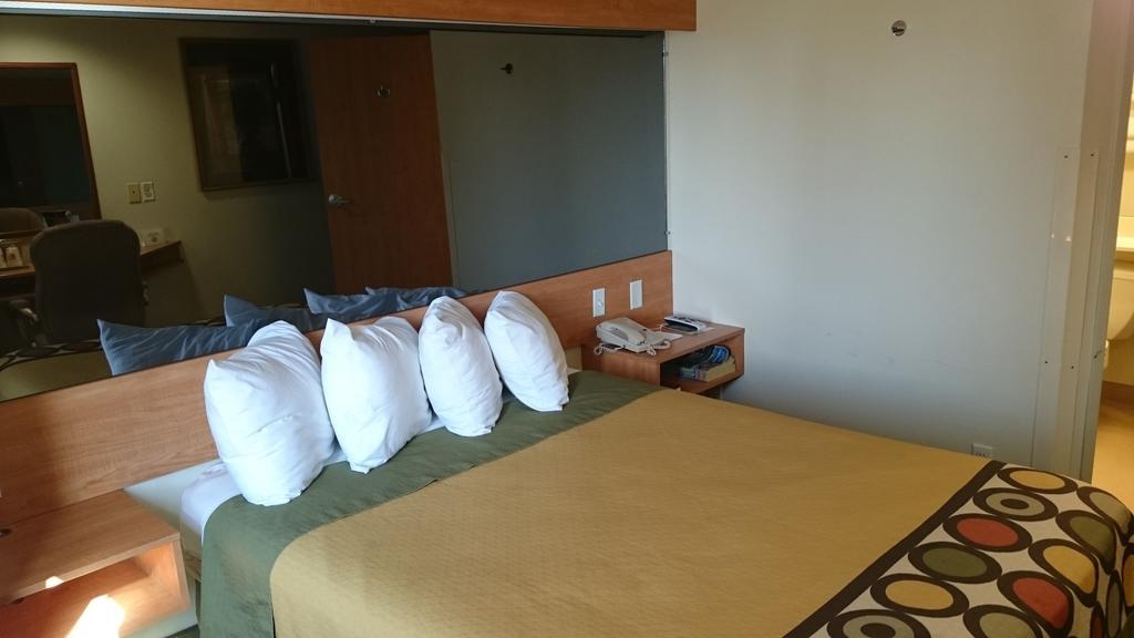 Super 8 By Wyndham Pride Midvale/Midvalley/Salt Lake City Room photo